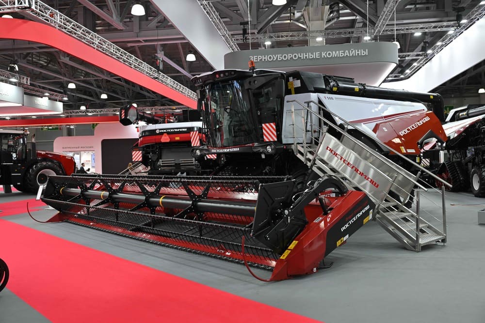 T500 - двухбарабанный комбайн с двигателем мощностью 360 л.с 4